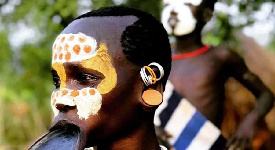 From Arba Minch: 4-Day Omo Valley Tribal Guided Tour - English-speaking local experts: what that changes in the Omo Valley