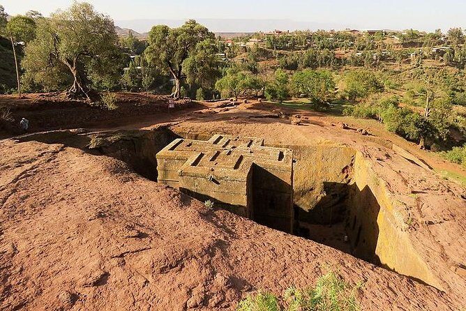Full Day Tour in Lalibela - Inside Bete Medhane Alem and Bete Giyorgis: what to watch for